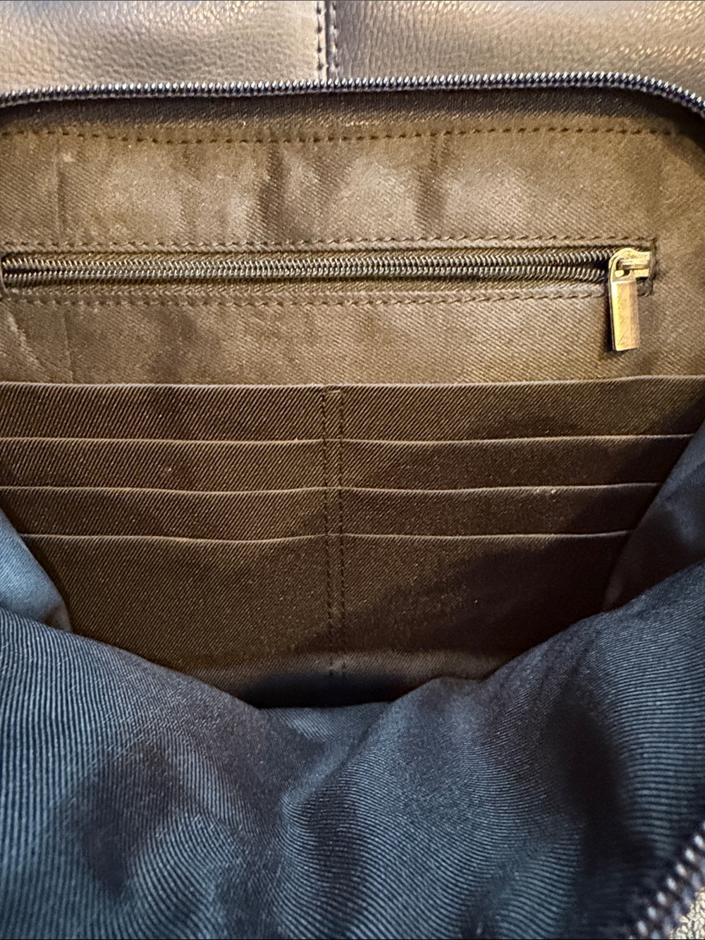NEW Hotter Harriet Soft Leather Cross Body with zippers 8 packets & 8 card slots - Picture 11 of 11